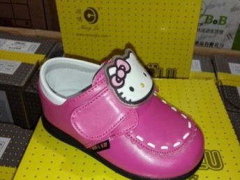 低價批發各大知名品牌尾貨童鞋 成都服裝、鞋帽、箱包及日用百貨一站式采購指南